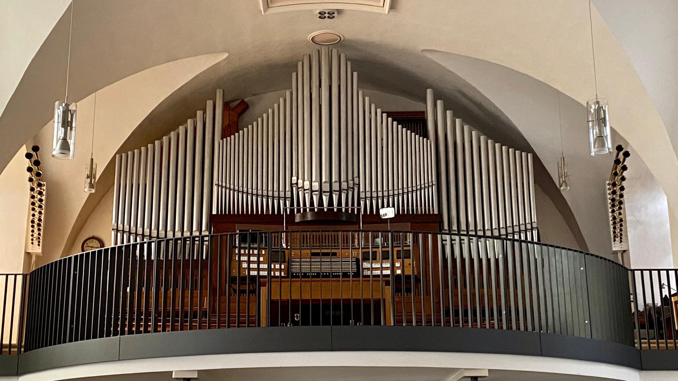 Orgel in St. Briktius nach der Erweiterung um die 'Fanfare'