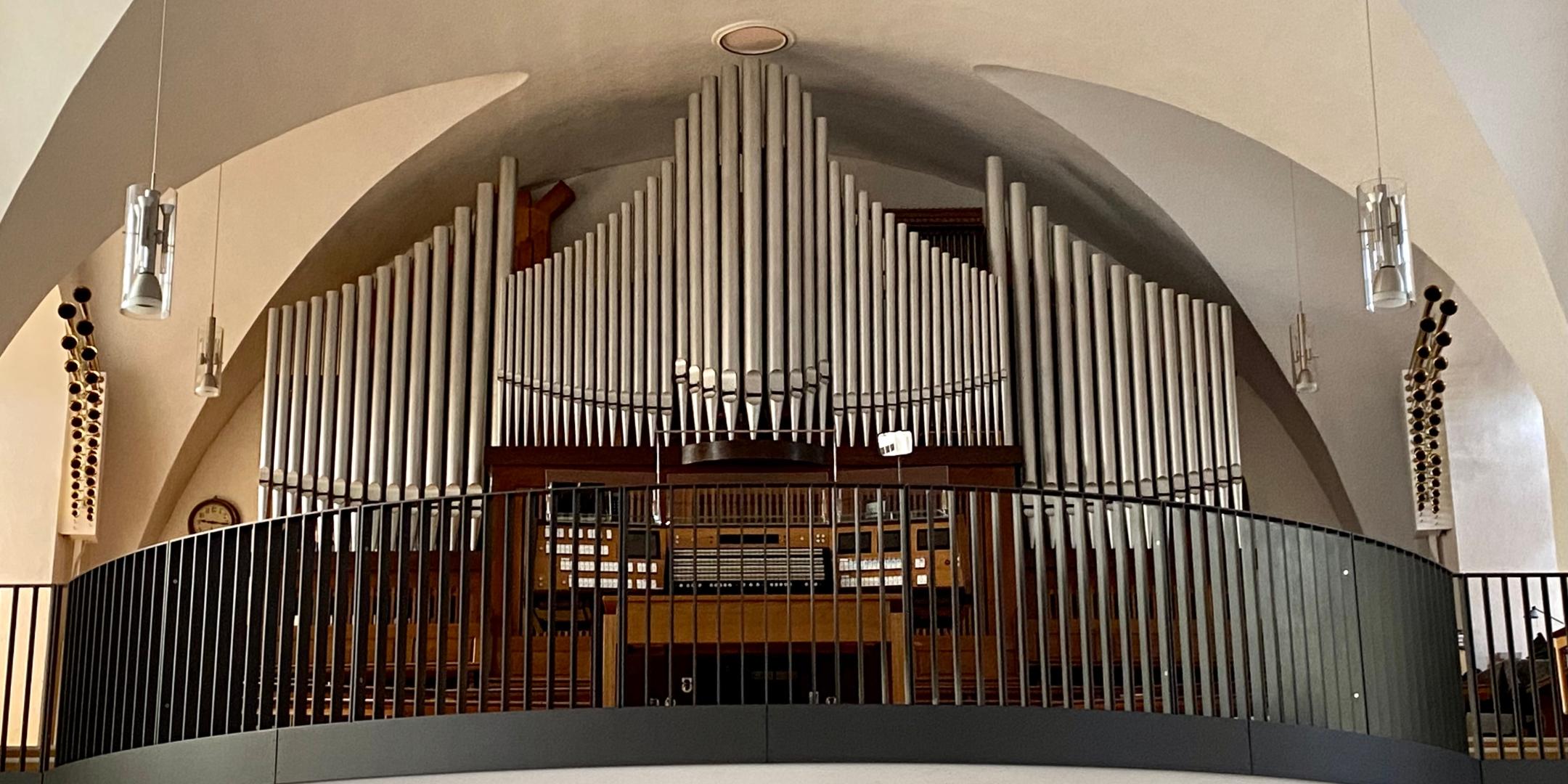 Orgel in St. Briktius nach der Erweiterung um die 'Fanfare'